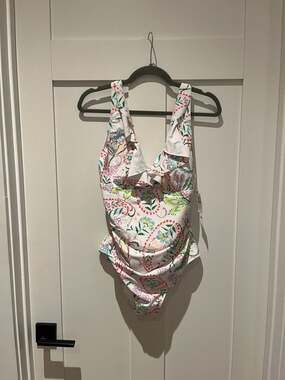 Aqua Club Ruffle V-Neck One-Piece Swimsuit - Island Paisley